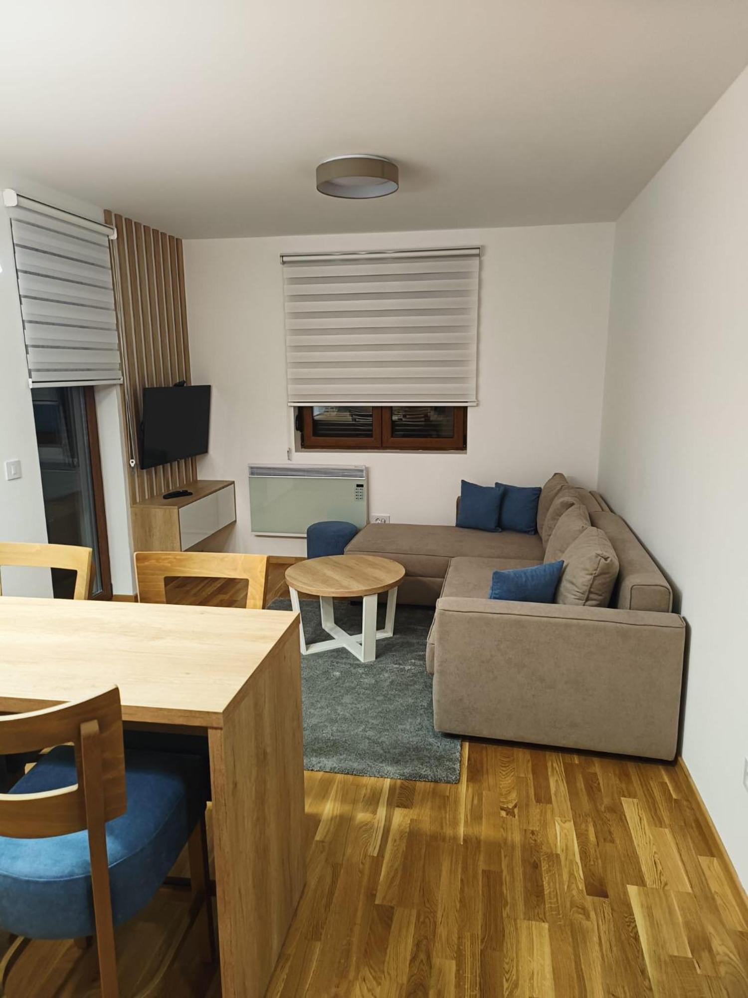 Rosa Lux 25 * Zlatibor