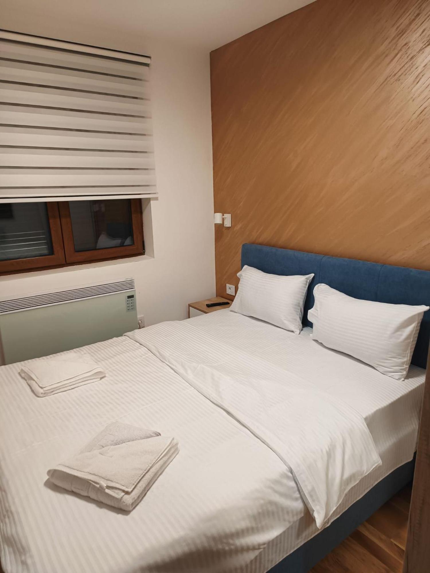 Rosa Lux 25 Apartment
